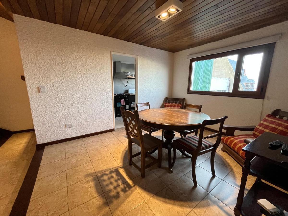 Departamentos San Martin Appartement Ushuaia Buitenkant foto